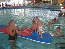 021 * Alexandra Schlosser und Annette Dinies mit einer Einfhrung ins Suglings-und Kleinkinderschwimmen. * 2592 x 1944 * (1.7MB)